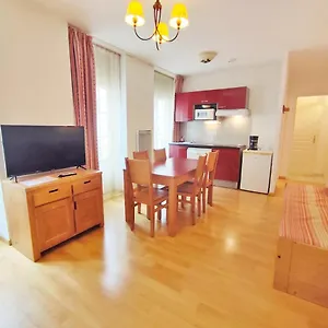  Appartement Ostal, T3, Centre Luchon, Wifi, Casier A Skis, Ascenseur, 6 Personnes